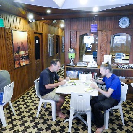 Backpacker Hostel (Adults Only) Yangon Exterior photo