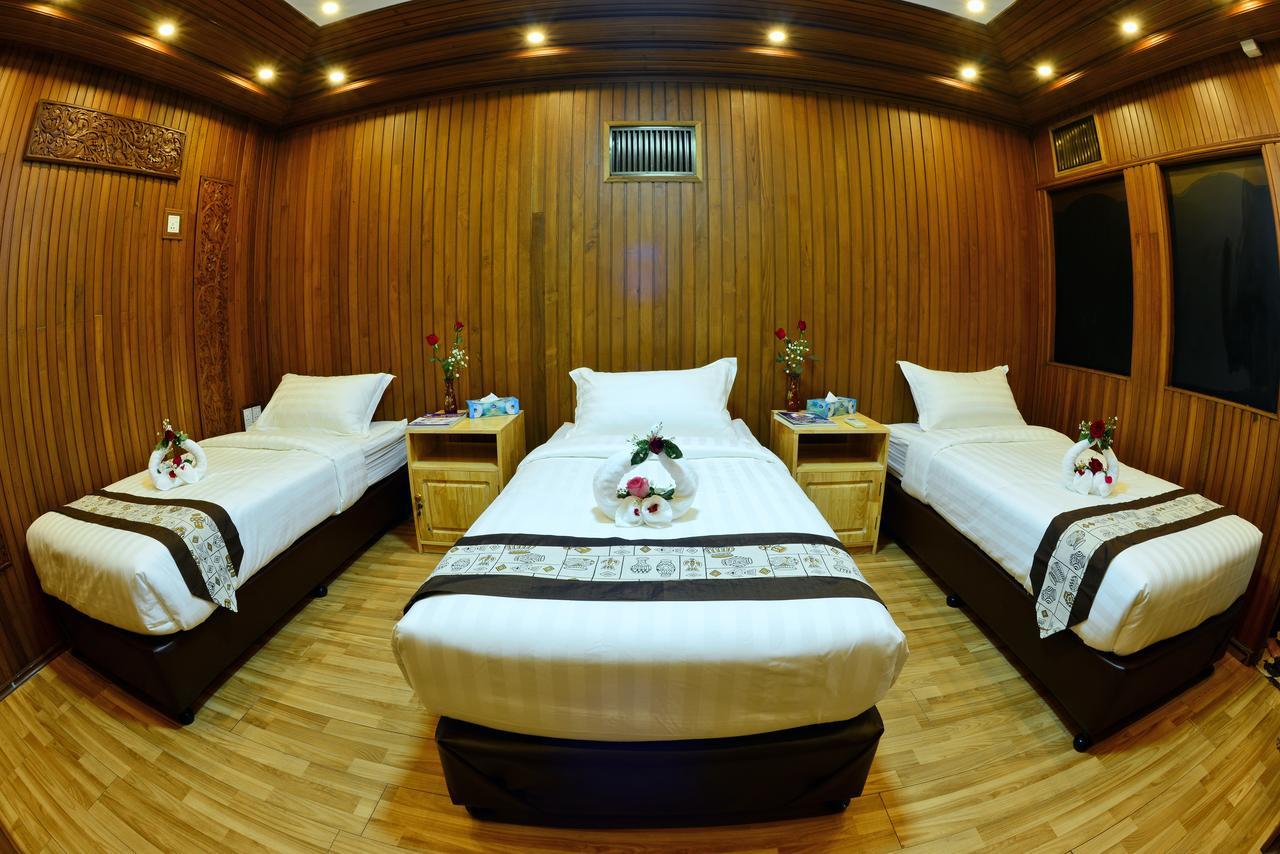 Backpacker Hostel (Adults Only) Yangon Exterior photo