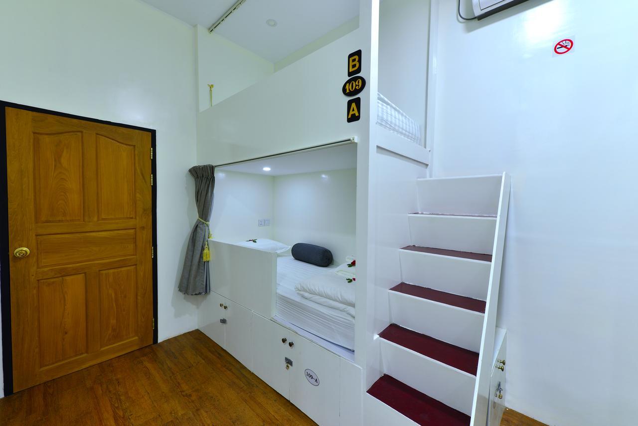 Backpacker Hostel (Adults Only) Yangon Exterior photo