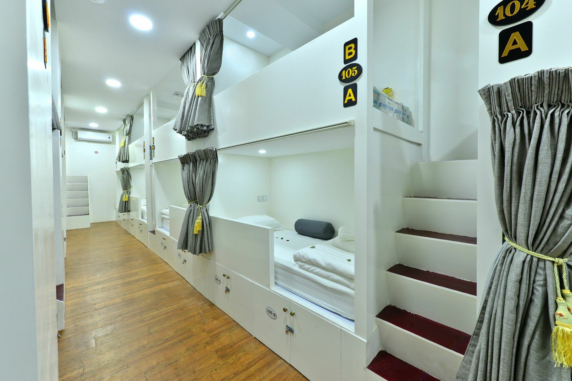 Backpacker Hostel (Adults Only) Yangon Exterior photo